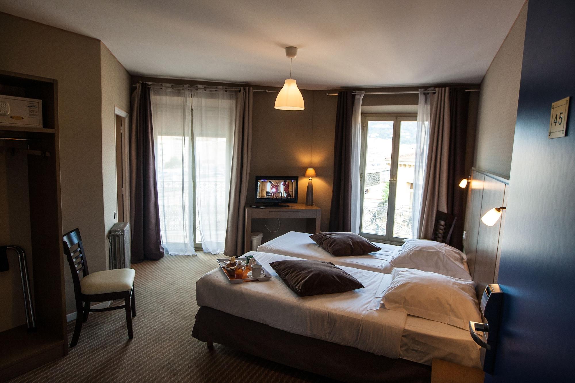 Hotel Amiraute Кан Екстериор снимка