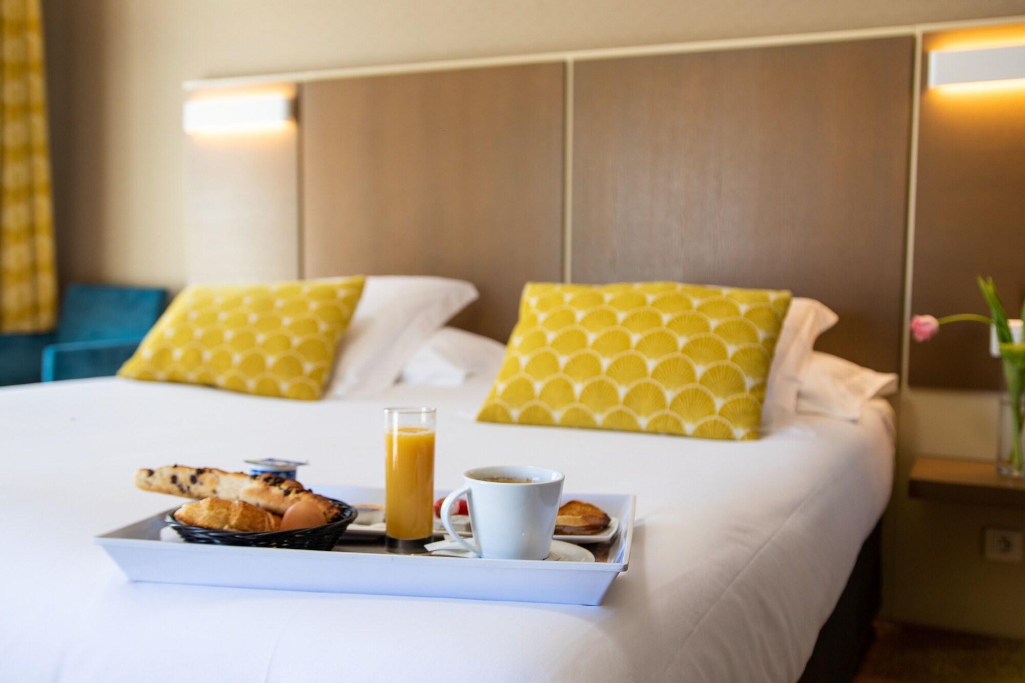 Hotel Amiraute Кан Екстериор снимка