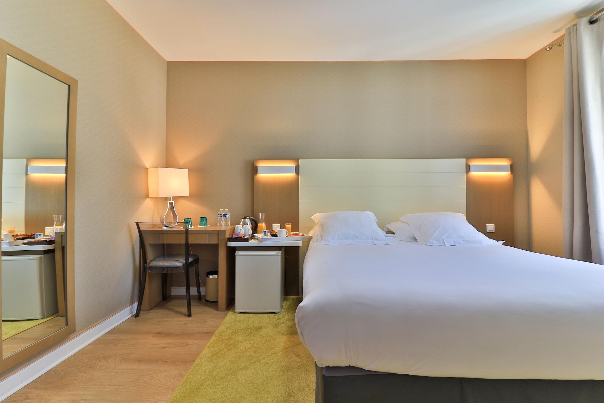 Hotel Amiraute Кан Екстериор снимка