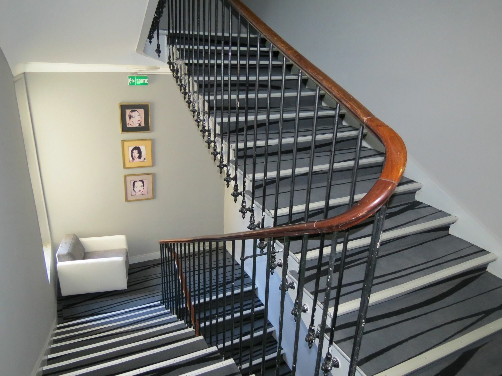 Hotel Amiraute Кан Екстериор снимка